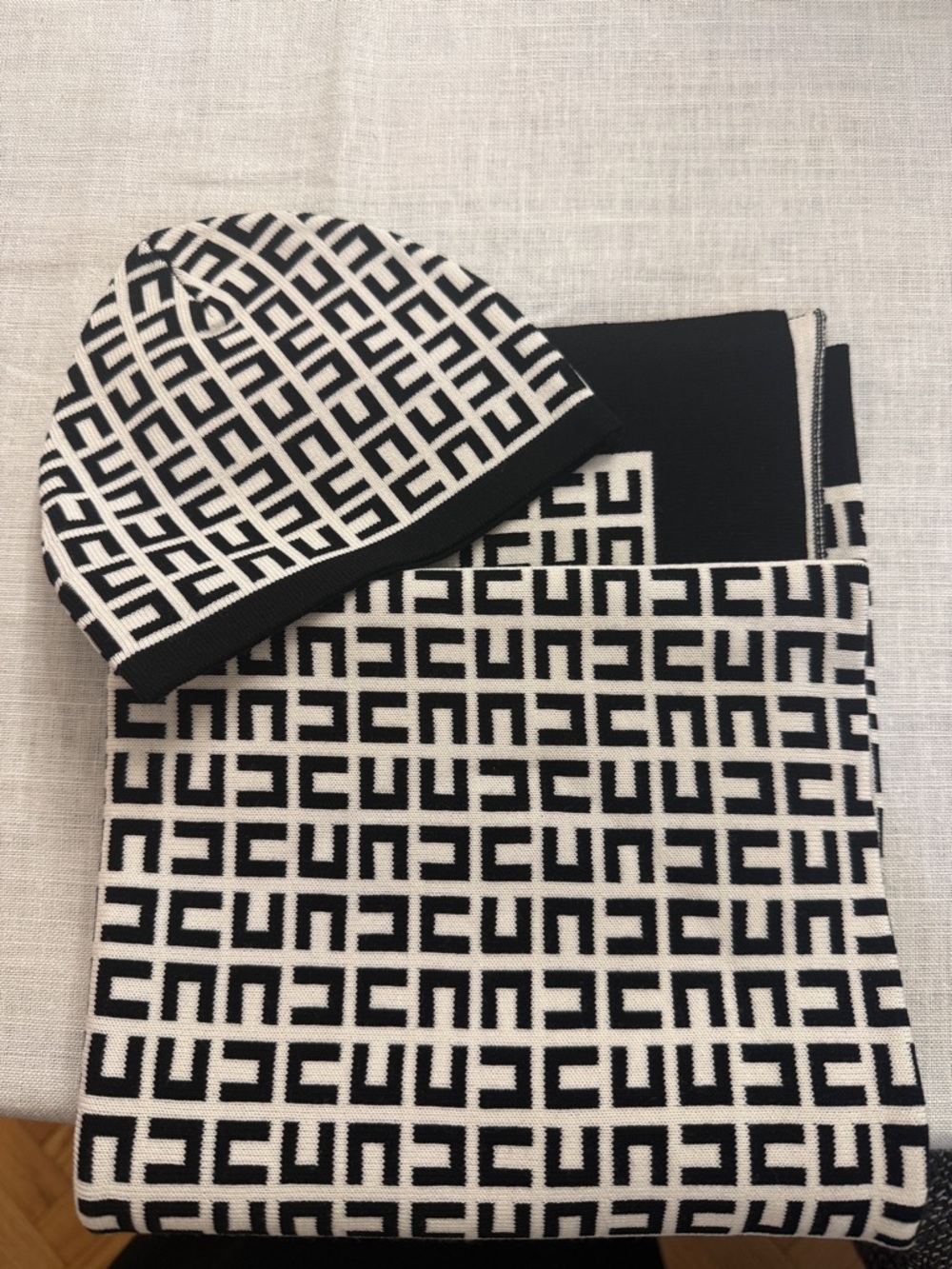 Kids Black & White Geometric Knit Beanie and Scarf Set